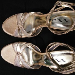 Size 8.5, gold, nina brand heels